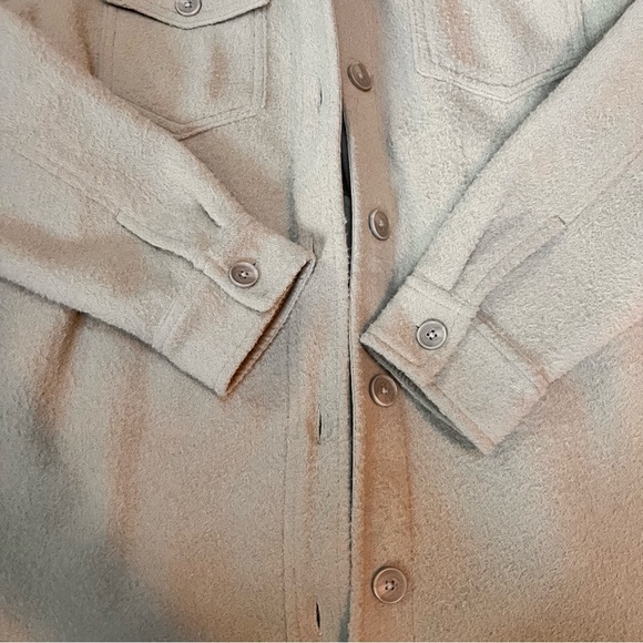 ♥️Host Pick♥️Mint green shacket size large - Picture 2 of 8